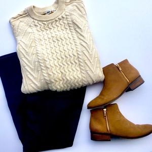 GAP Classic Cream Cable Knit Sweater